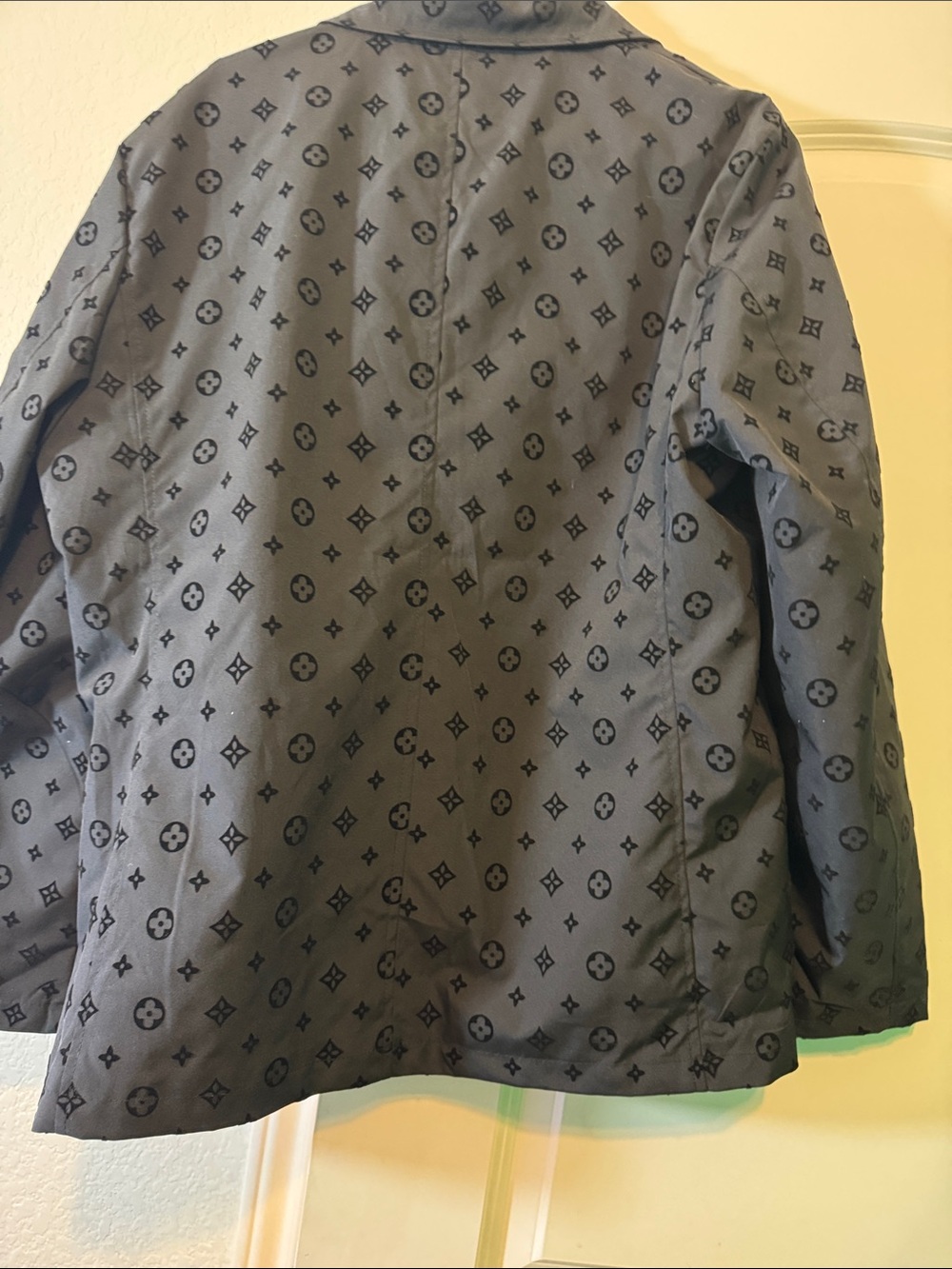 Fashionable Men's Black Patterned Blazer XL